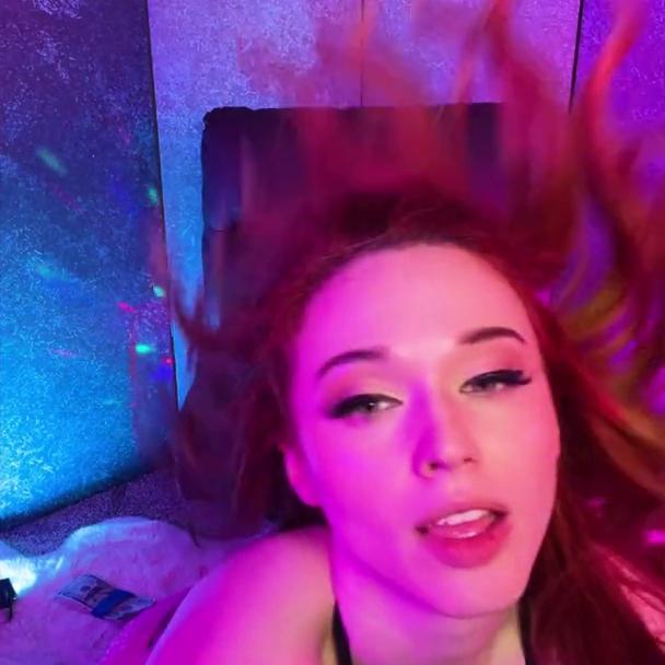 Amouranth Pov Lap Dance Fuck Vip Onlyfans Video Leaked OnlyTube Org