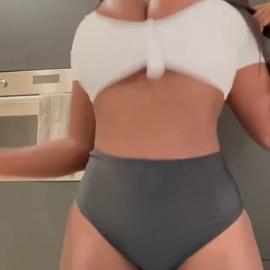Ellietheempress Older Video 29