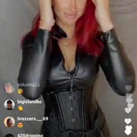 NalaFitness Chatting With Fans in Instagram Livestream