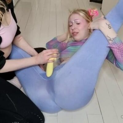 Nepsutin And Friend Toying Pussy with Vibrators