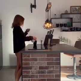 GoddessLena Lenasworld plays with her stretched out pussy