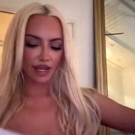 Lindsey Pelas – Nude October Livestream