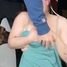 Ariel Winter Flashes Her Nude Tit (9 Pics + Video) Leaked Nudes