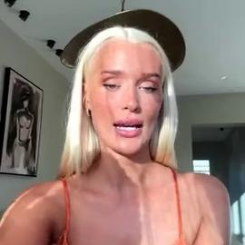 Rine Milane Talking On Livestream l Ultrathots